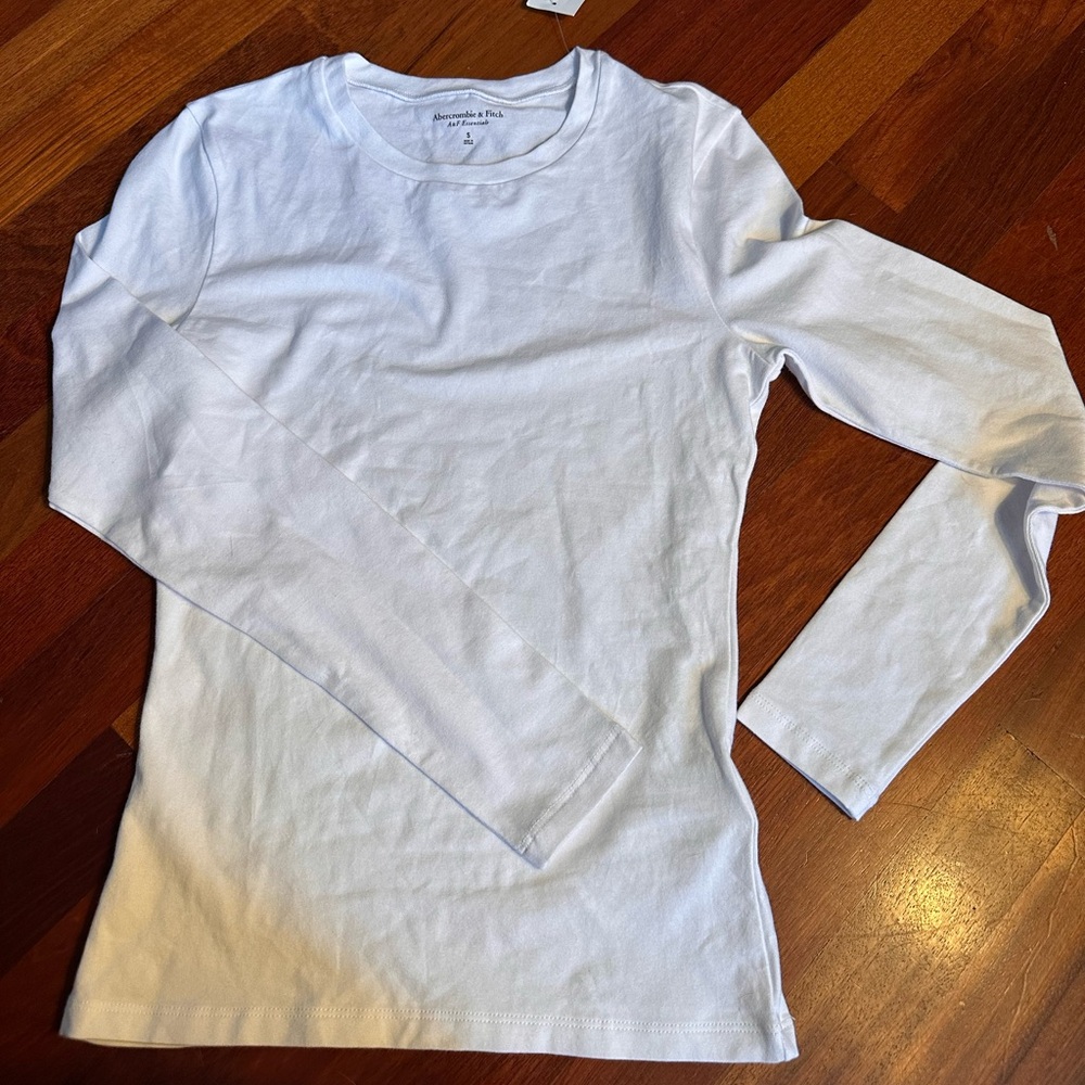 Abercrombie & Fitch Essentials